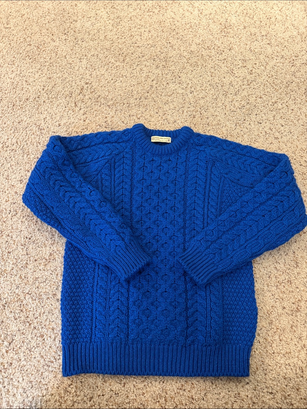 Carraig Donn ☘️ Vintage Irish Aran handcrafted wool sweater.